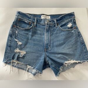 Abercrombie & Fitch High Rise Distressed Denim Shorts Size 6